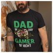 DAD by day GAMER by night - vicces feliratos póló
