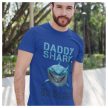 M-es fehér póló - DADDY SHARK - doo doo doo doo doo doo feliratos apa póló 