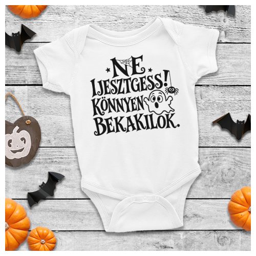 Ne ijesztgess, könnyen bekakilok feliratú fehér halloween baba body szellemes mintával