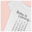 Baby is coming... - heti bontású naptáras interaktív női póló kismamáknak 