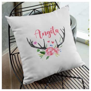  Szarvas agancs virágokkal - fehér díszpárna - saját névvel